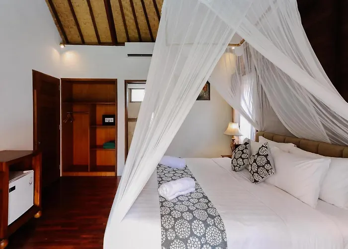 The Lavana Jhonny Kibung Orman Evi Nusa Lembongan