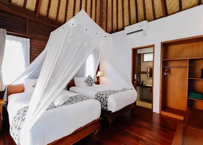 The Lavana Jhonny Kibung Orman Evi Nusa Lembongan