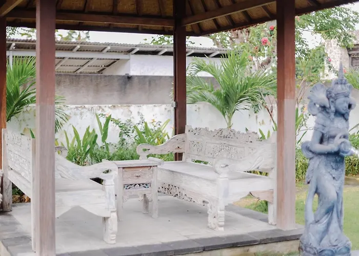 The Lavana Jhonny Kibung Orman Evi Nusa Lembongan