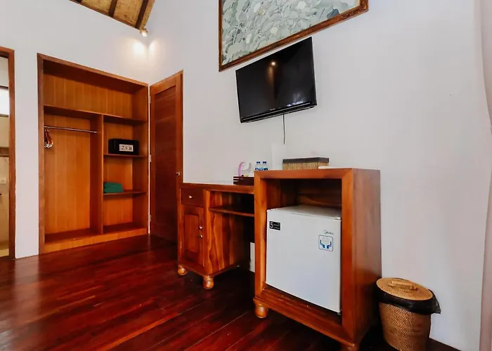 The Lavana Jhonny Kibung Nusa Lembongan